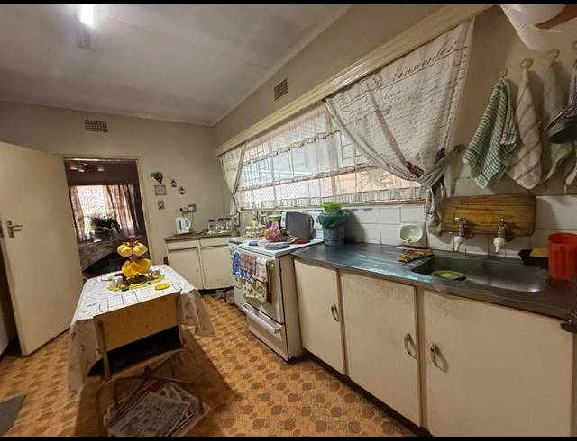 3 BEDROOM HOUSE FOR SALE IN VANDERBIJLPARK CE 5